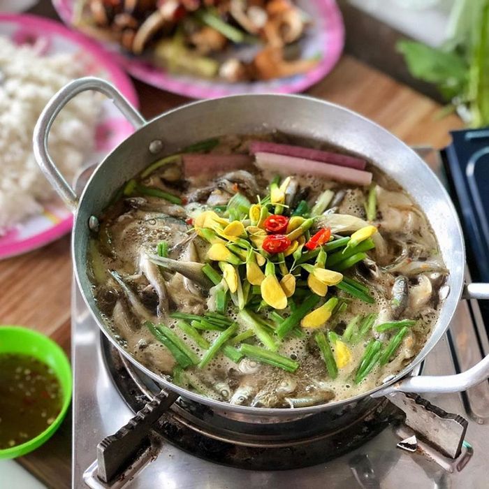 Xuôi về miền Tây thưởng thức món lẩu trứ danh: Quá thèm lẩu bần