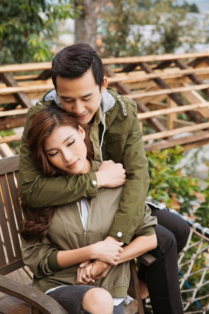 Á hậu Phương Nga nhập hội phát lương cho chồng: 200k/ngày