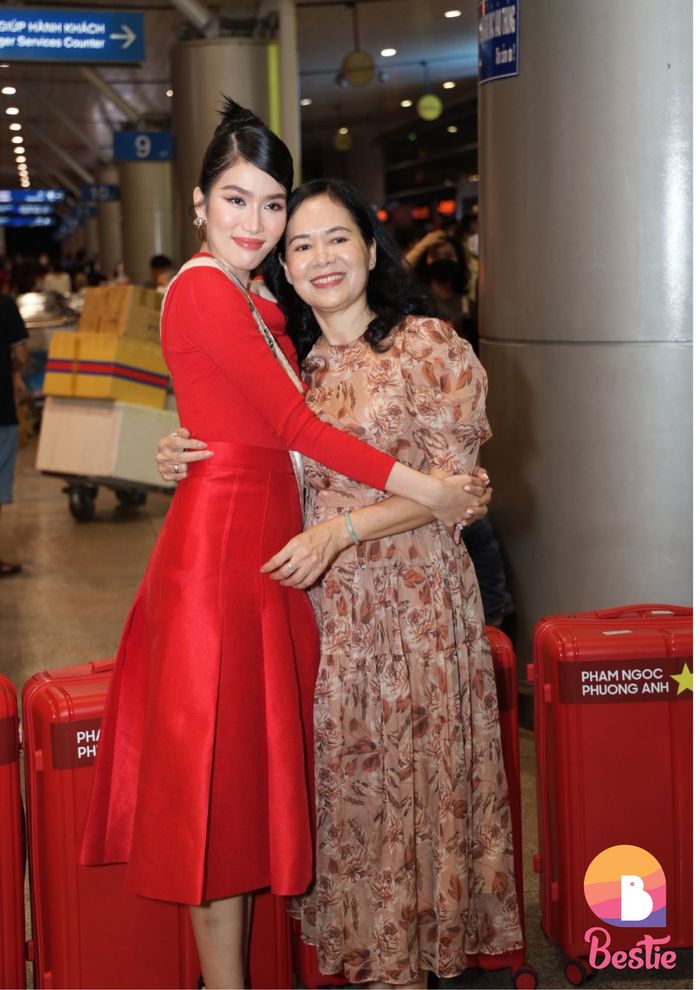 Phương Anh mang 120kg hành lý sang Nhật thi Miss International 2022