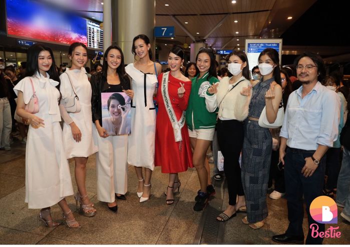 Phương Anh mang 120kg hành lý sang Nhật thi Miss International 2022