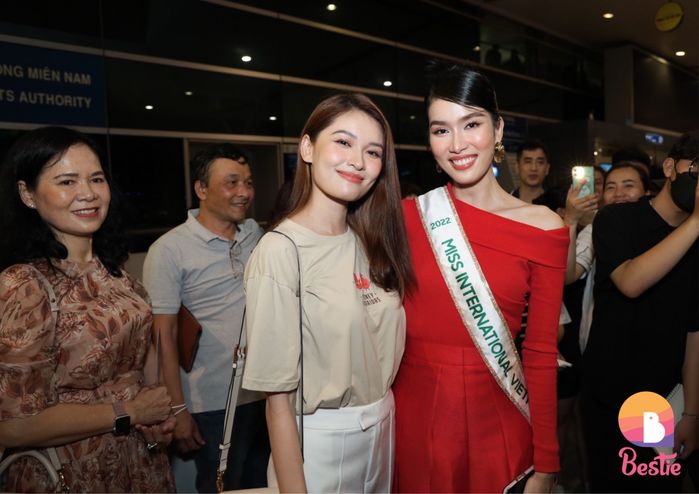 Phương Anh mang 120kg hành lý sang Nhật thi Miss International 2022