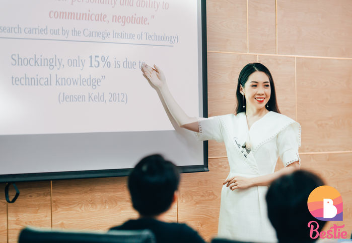 Giảng viên triệu view Quỳnh Mai: Học tập không bao giờ lỗi thời