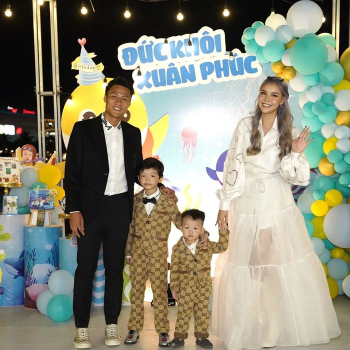 Ảnh hot sao Việt 30/11: Phương Trinh Jolie hờ hững khoe bụng bầu