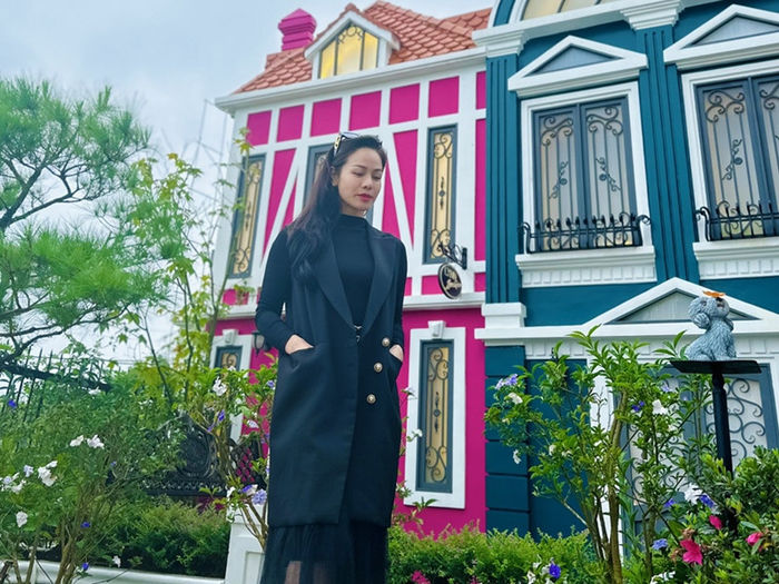 Biệt thự hàng chục tỷ của sao Việt: Quách Thành Danh sương sương 3 căn