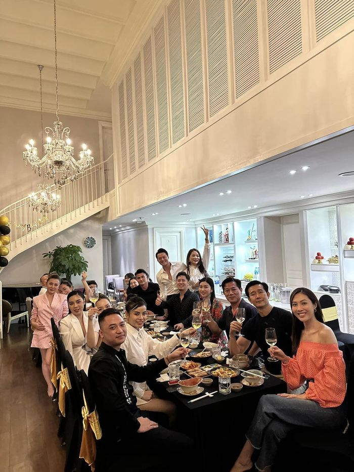Bạn trai kém 14 tuổi mừng sinh nhật Trương Ngọc Ánh: Lệ Quyên đến dự