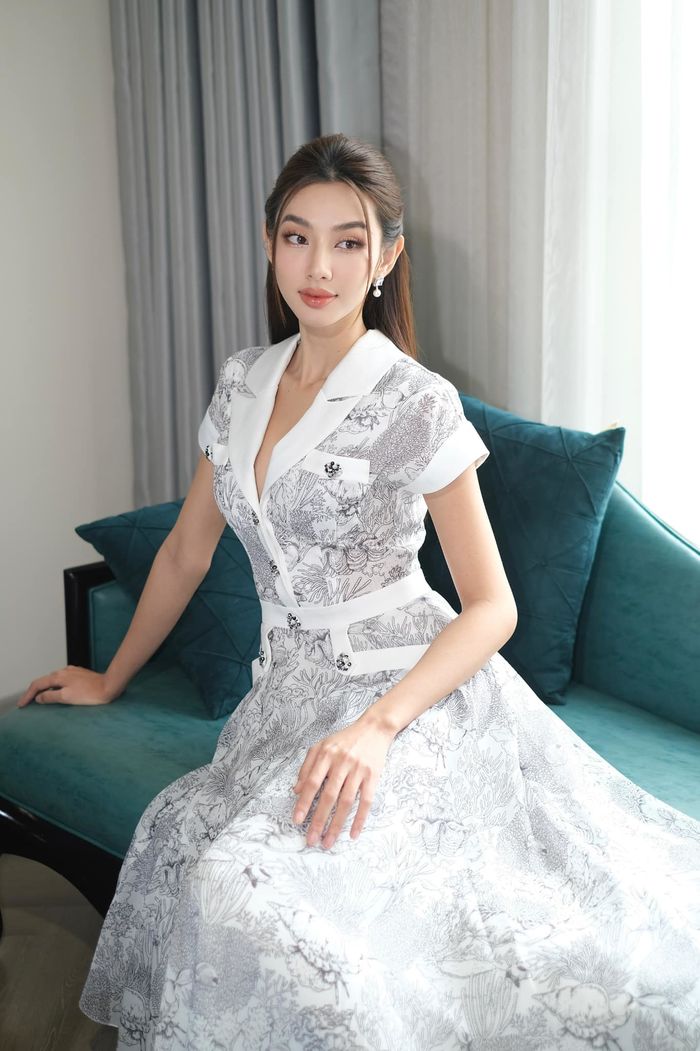 Bị trêu hết thời, Thùy Tiên chứng minh độ hot trên sóng livestream