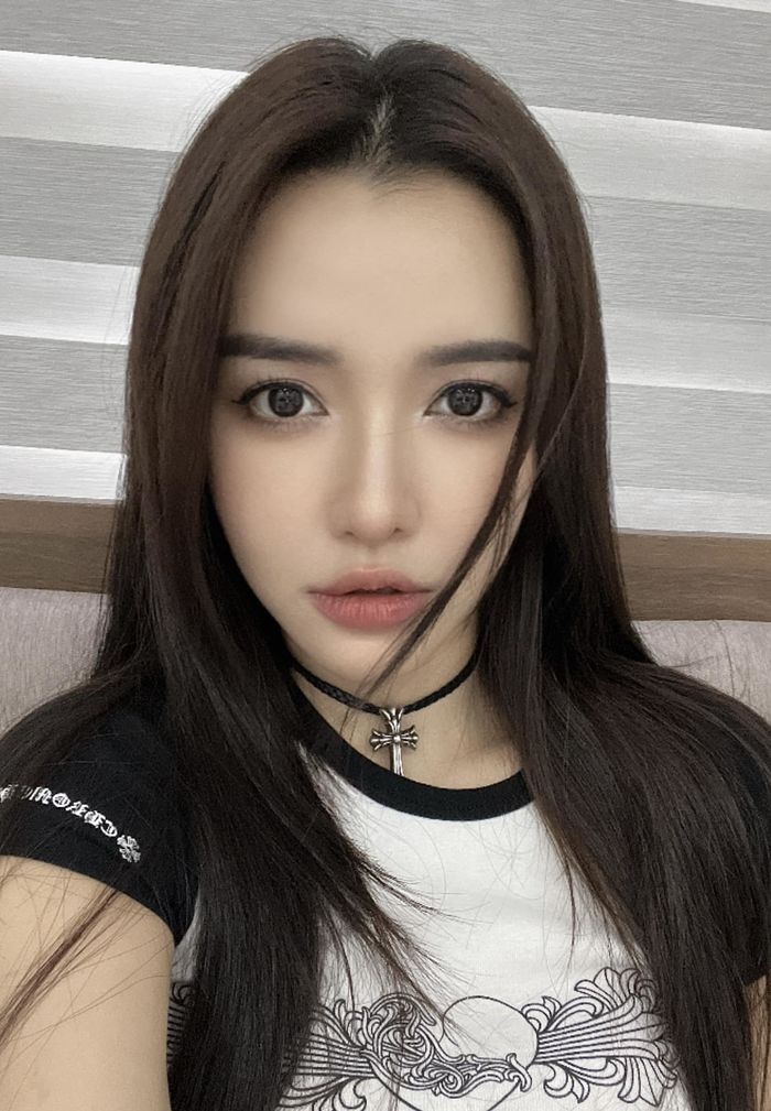 Bích Phương cứ lên MXH than thở, fan lại có dịp thả haha