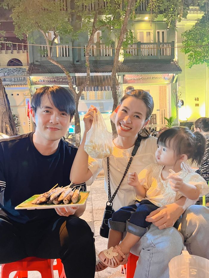 Bộ ba nhà Đông Nhi không rời nửa bước, phá đảo từ Nhật Bản về Hà Nội