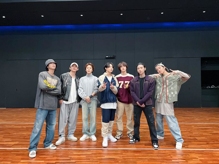 BTS nhận thêm đề cử ở Grammy 2023: Chứng minh ngôi vương Kpop