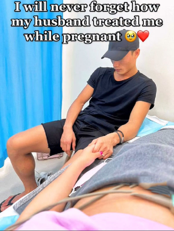 Hai mẹ của Bùi Tiến Dũng lần đầu gặp mặt, ôm nhau thắm thiết