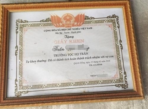 Cảm động những tấm giấy khen “tự làm”: Bố tặng con gái vì ăn dặm giỏi