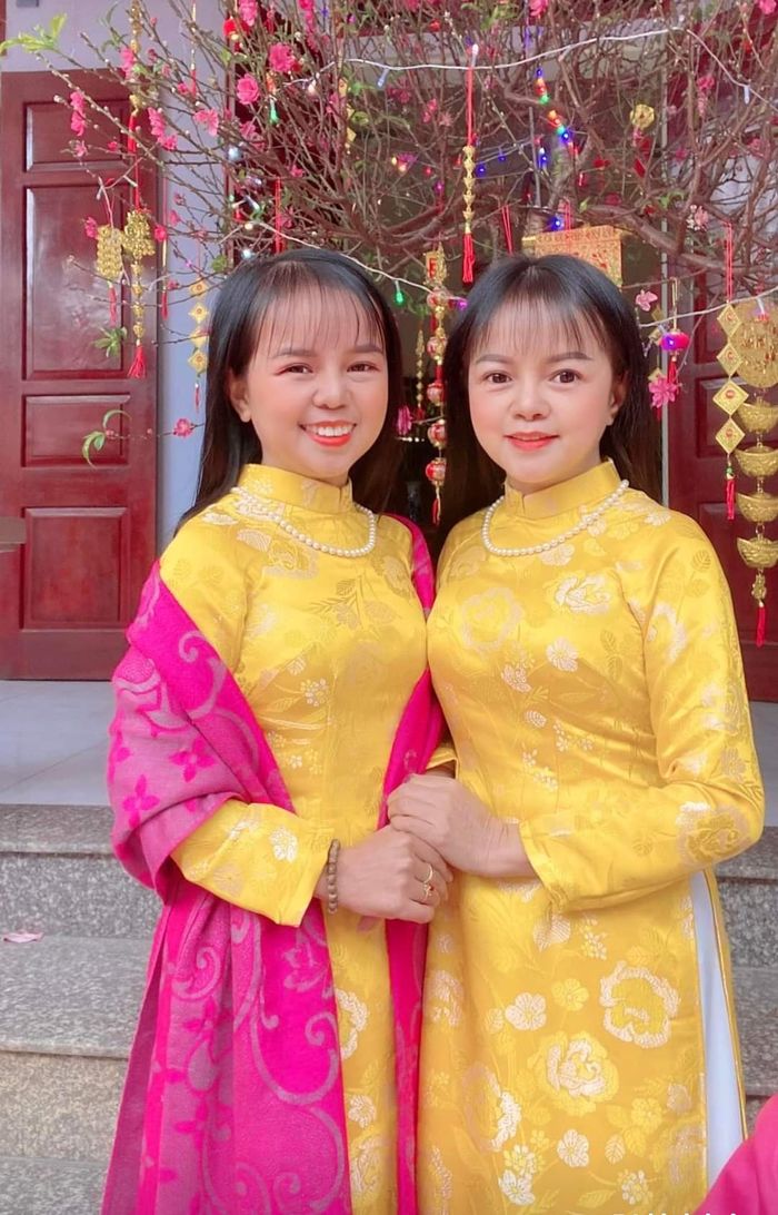 Cặp chị em thấp nhất VN: 1m25 cân từ style công sở tới bánh bèo