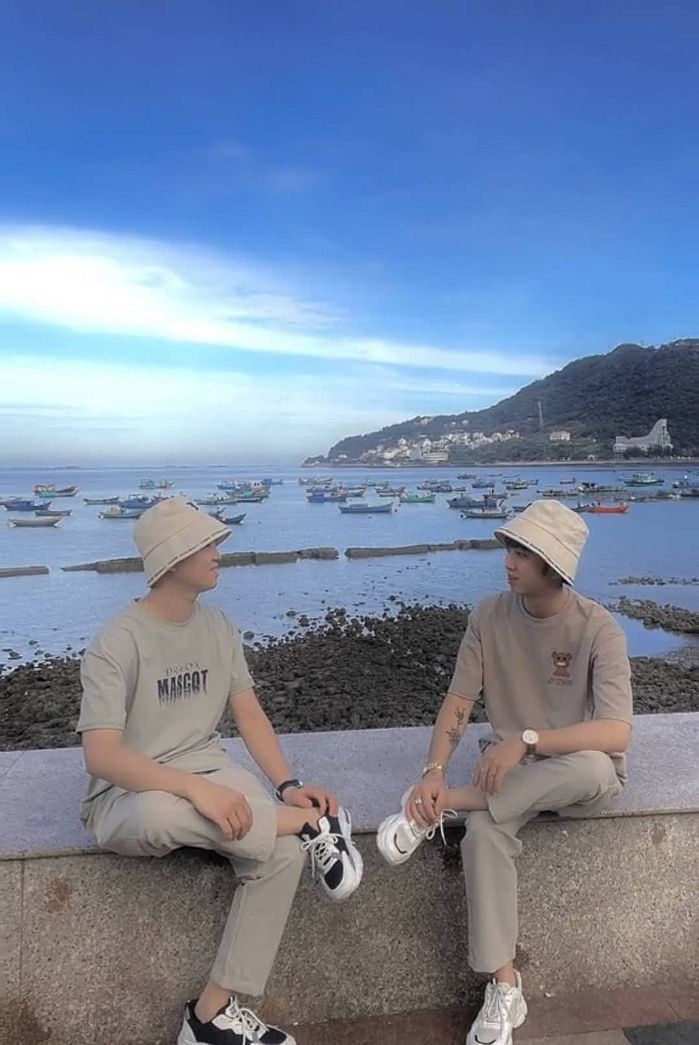 Cặp đôi LGBT yêu 7 năm mới làm đám cưới: Hàng xóm kéo đến tận 22 mâm