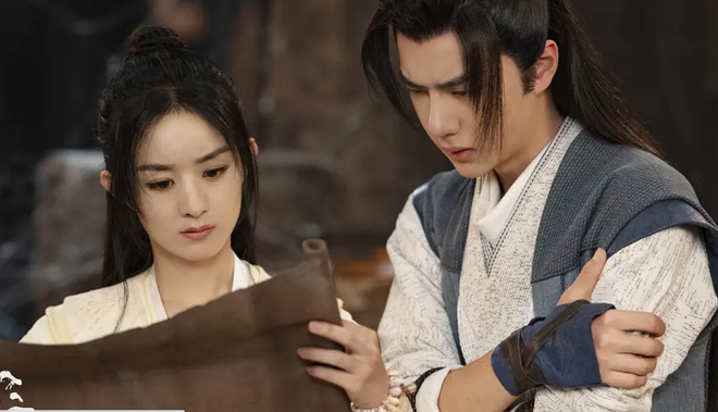 Couple màn ảnh tan tành vì fan đấu khẩu: Triệu Lộ Tư - Ngô Lỗi né mặt