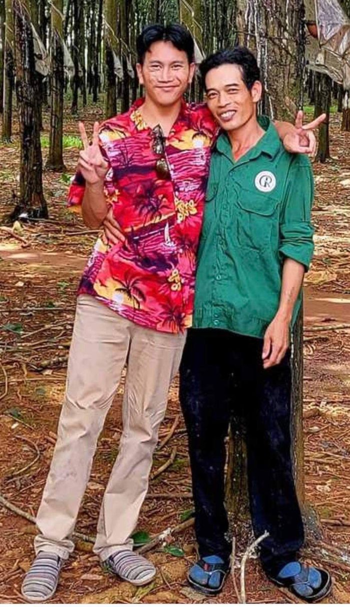 Cậu bé từng mắc u máu tìm lại bố mẹ ruột sau gần 2 thập kỷ thất lạc