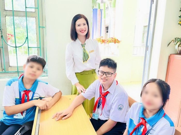 Cậu bé liều mình cứu người trước mũi tàu hỏa: Sinh tử trong gang tấc!