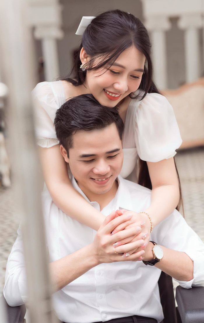 Vợ chàng trai không chân mang bầu: Ráng kiếm tiền tỷ chăm vợ con