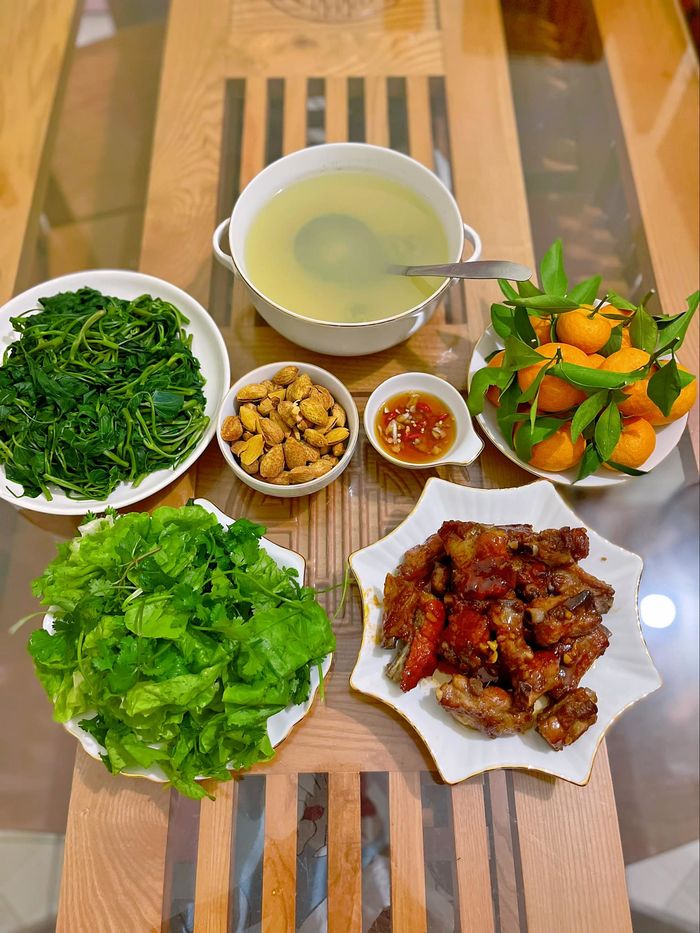 Mẹ đảm 9x gợi ý thực đơn cơm tối cho 5 người với số tiền từ 150K
