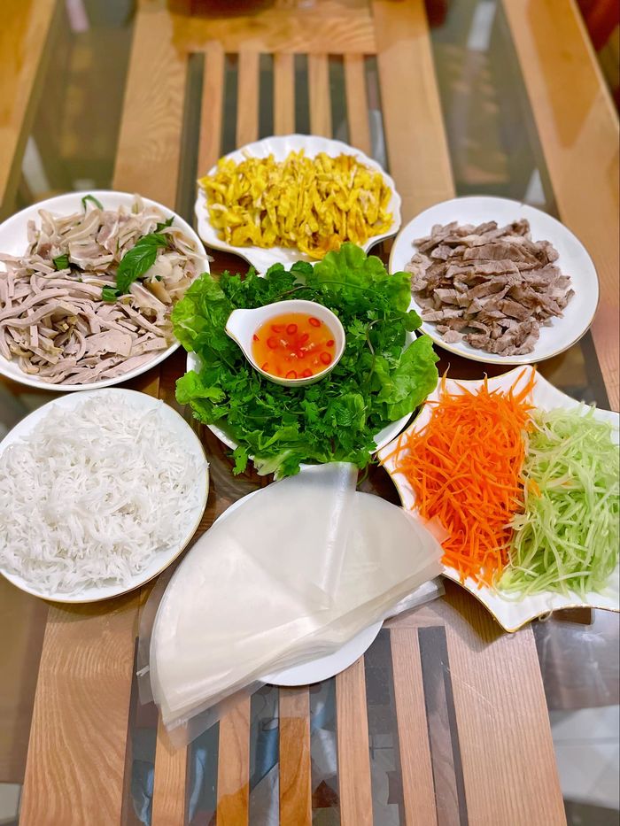 Mẹ đảm 9x gợi ý thực đơn cơm tối cho 5 người với số tiền từ 150K
