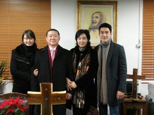 Choi Siwon có tất cả ở tuổi 36: Hậu duệ hoàng tộc, tài sản 1243 tỷ