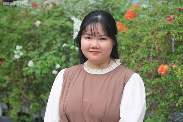 Chông chênh đường học, cô gái Quảng Ngãi vẫn thành Thủ khoa, IELTS 8.0
