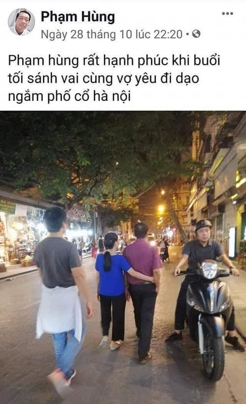 Chồng nhà người ta: Đi cùng vợ là đăng status khoe với cả thiên hạ