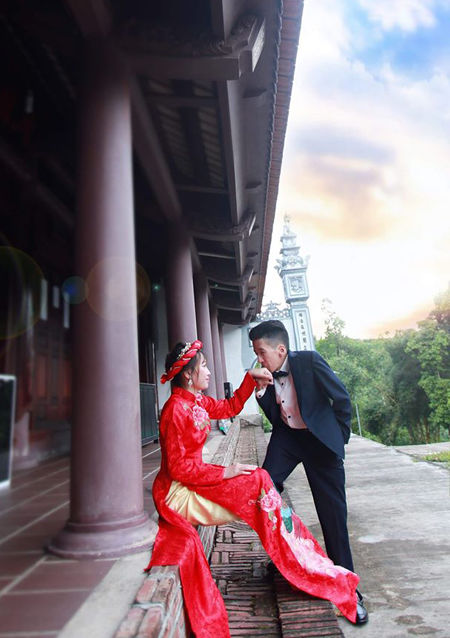 Gái xinh yêu chàng tí hon: Sát cánh bên chồng gầy dựng lại sự nghiệp