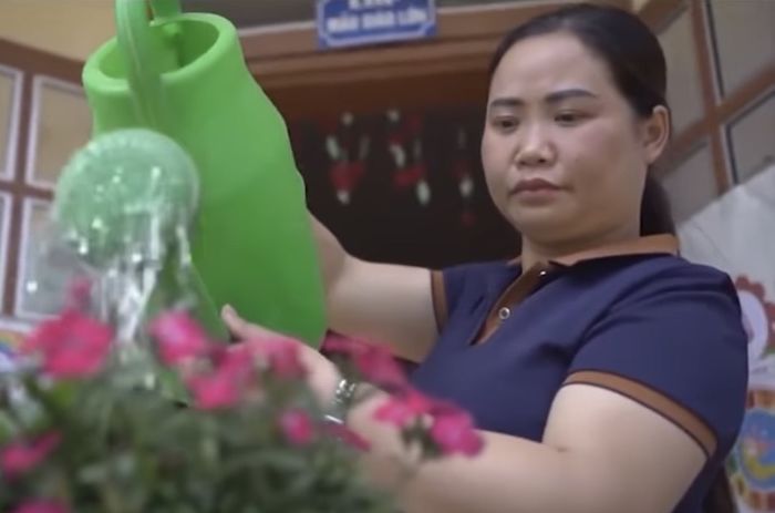Cô giáo “một chân” miệt mài vượt 30km mang con chữ đến lớp mầm non