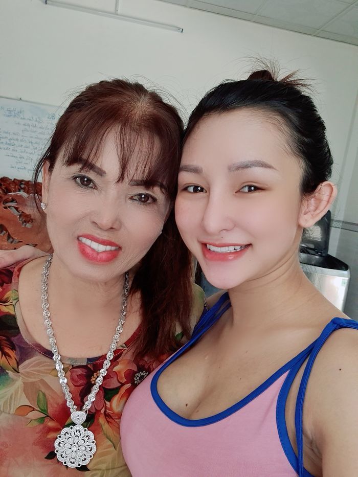 Cô nhân viên chốt luôn anh chủ: Mẹ chồng từ phản đối đến ủng hộ
