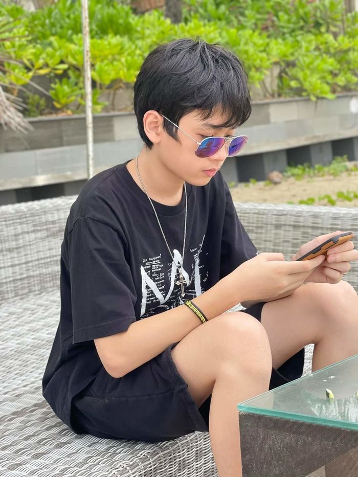 Con sao Việt cao ấn tượng: Quý tử nhà Thân Thúy Hà 13 tuổi đã 1m74