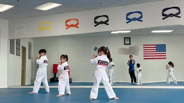 Con sao Việt mê thể thao từ nhỏ: Con gái Thanh Thảo đai vàng taekwondo