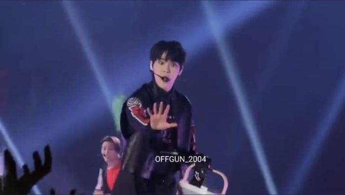 Concert bất ổn của NCT 127: 30 người ngất xỉu, Haechan lo lắng