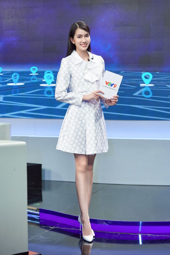 Phương Anh nhá hàng quốc phục ở MI: Khẳng định là bộ Hoa Trạng Nguyên