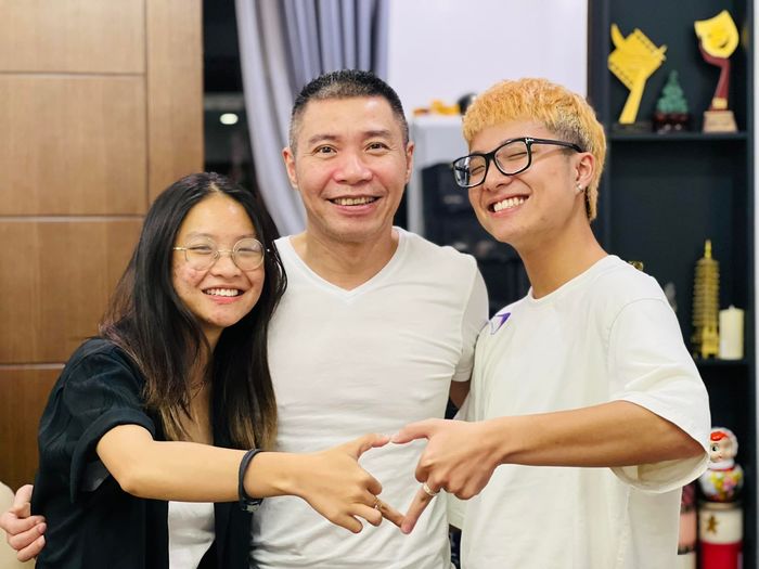 Công Lý có phúc lớn: Vợ cũ - vợ mới đều đáng nể, con trai hiếu thảo