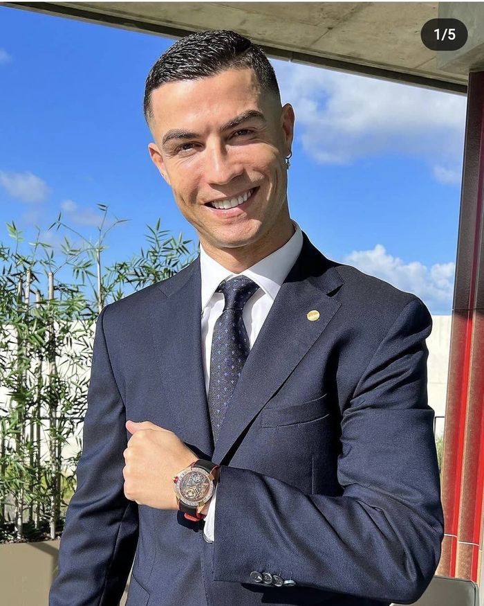 Cristiano Ronaldo tậu thêm biệt thự 500 tỷ nghỉ dưỡng hậu World Cup