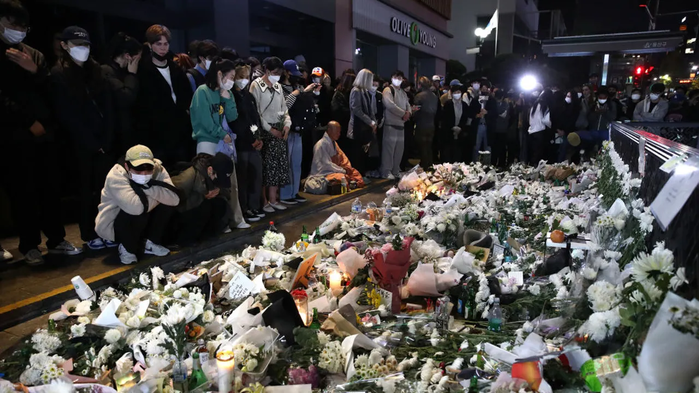 Ba mẹ của bé gái được cứu ở Itaewon gửi lời xin lỗi gia đình Lee Jihan