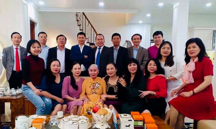 Những gia đình Việt Nam hiếu học đáng ngưỡng mộ: Có nhà 6 Tiến sĩ