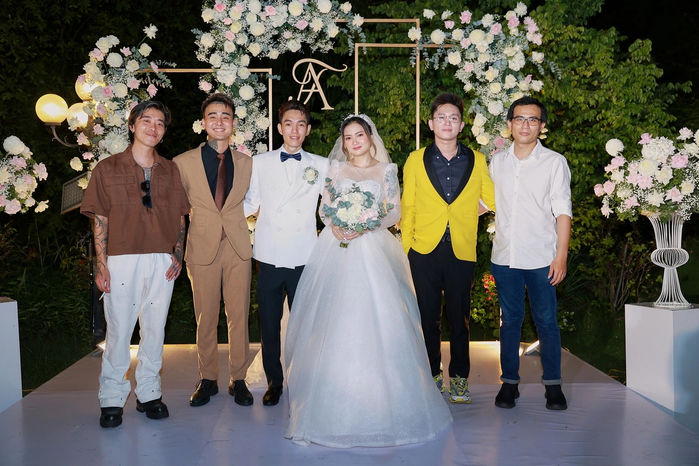 Đám cưới Masew: Độ Mixi sánh đôi vợ cùng tổ đội streamer đến dự