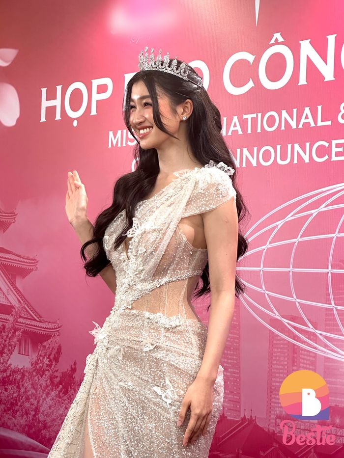 Dàn mỹ nhân Việt xúng xính váy áo tại buổi công bố vương miện MI mới