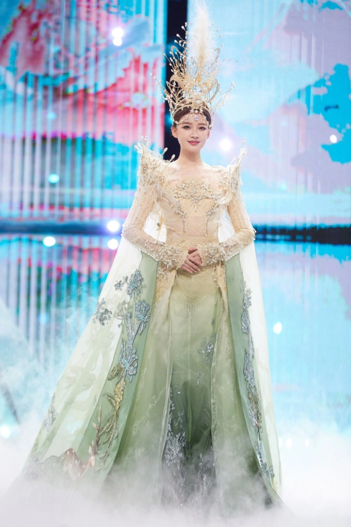 Danh hiệu Nữ thần Kim Ưng bị hủy, Tôn Di đại diện múa mở màn