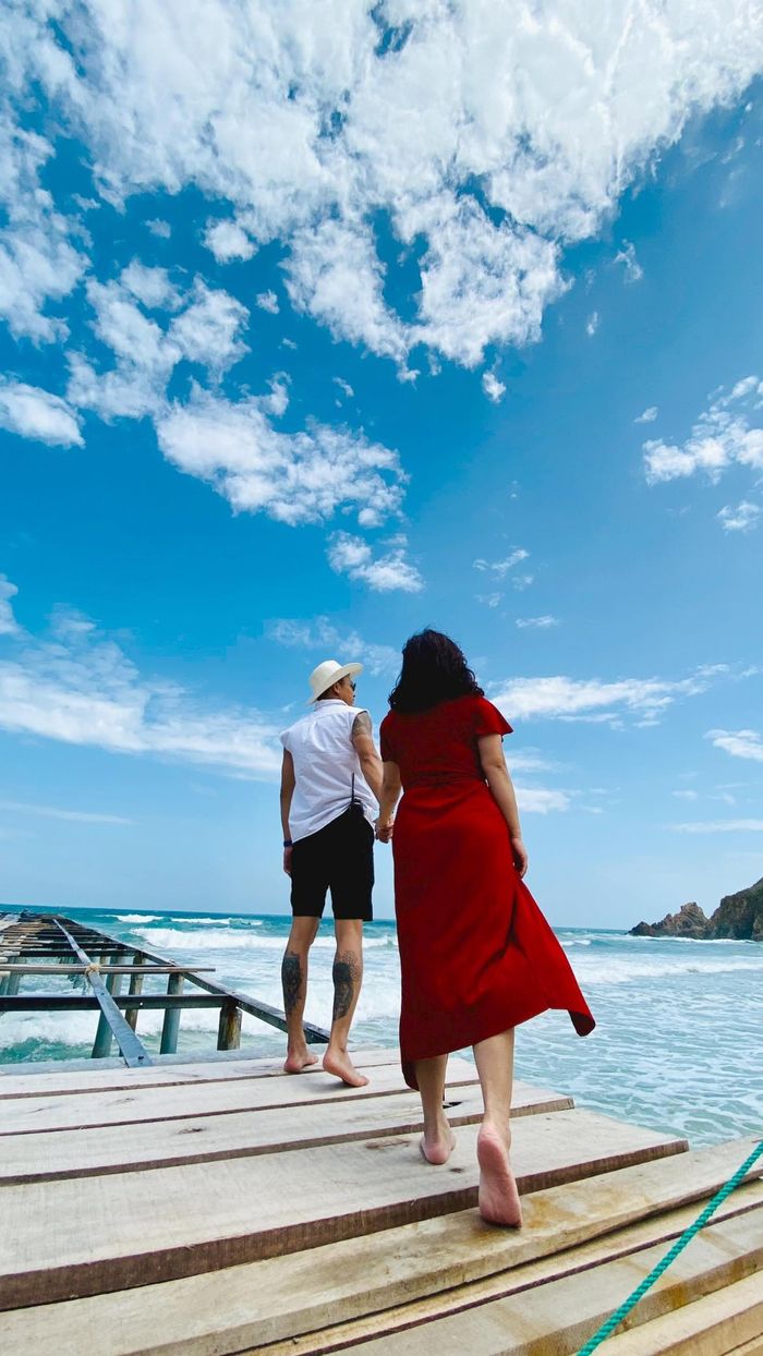Hậu ồn ào, Hồng Đăng kỷ niệm 14 năm ngày cưới cùng bà xã