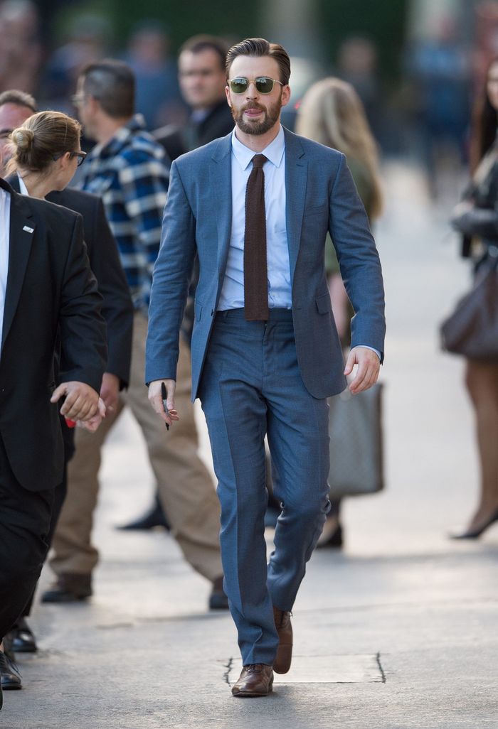 Đội trưởng Mỹ Chris Evans là người đàn ông quyến rũ nhất 2022