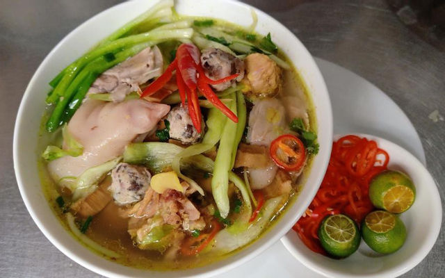 Củ cải, dọc mùng... giá rẻ như cho, đem phơi khô thì đắt gấp trăm lần