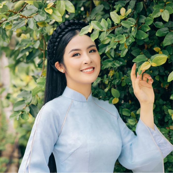 Hai cô dâu tháng 12: Ngọc Hân yêu cầu khách mời mặc áo dài