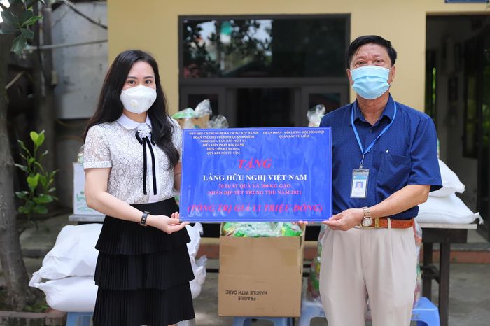 HH Quý Bà Hoà Bình Quốc tế 2022: khối tài khủng, giàu lòng nhân ái