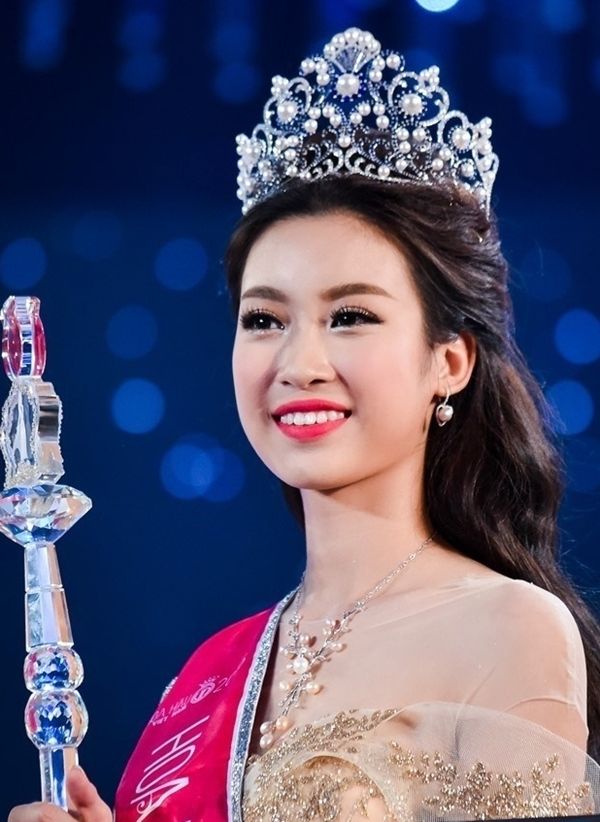 Những chiếc vương miện của Việt Nam xuất hiện tại cuộc thi quốc tế