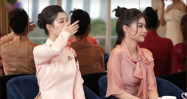 Hoa hậu Tiểu Vy khóc nức nở, lần đầu chia sẻ việc mẹ bị bệnh nặng