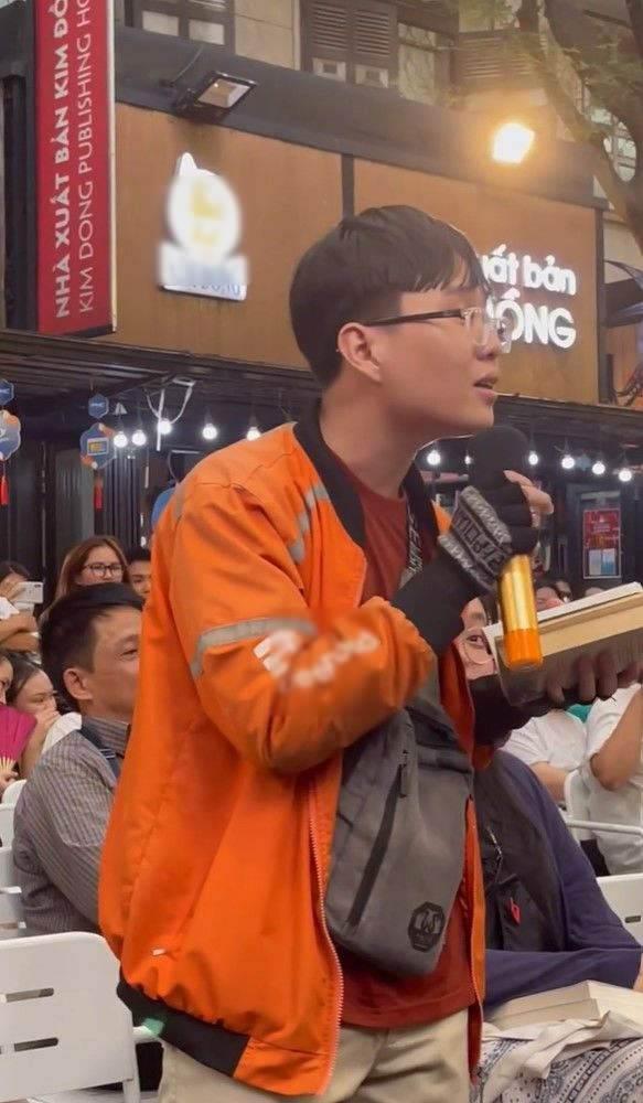 Hoàn cảnh đáng thương của chàng shipper nói tiếng Pháp như gió