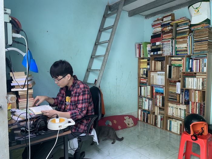 Hoàn cảnh đáng thương của chàng shipper nói tiếng Pháp như gió
