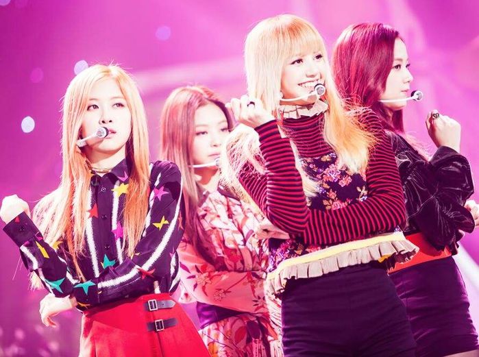Idol bị ném đá bởi những lý do cạn lời: Wonyoung vì nói tiếng Anh